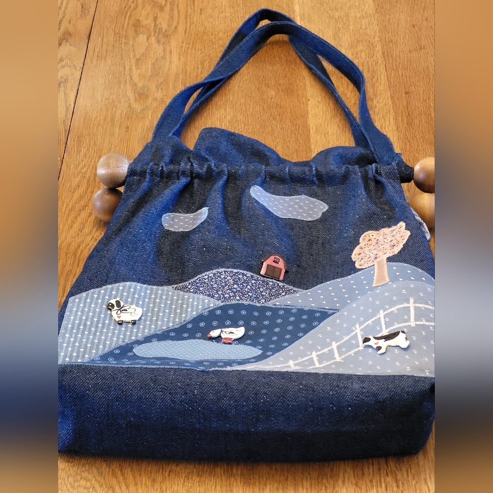 1970s Denim Appliqued Shoulder Bag With Wooden Dowels - Picture 3 of 8